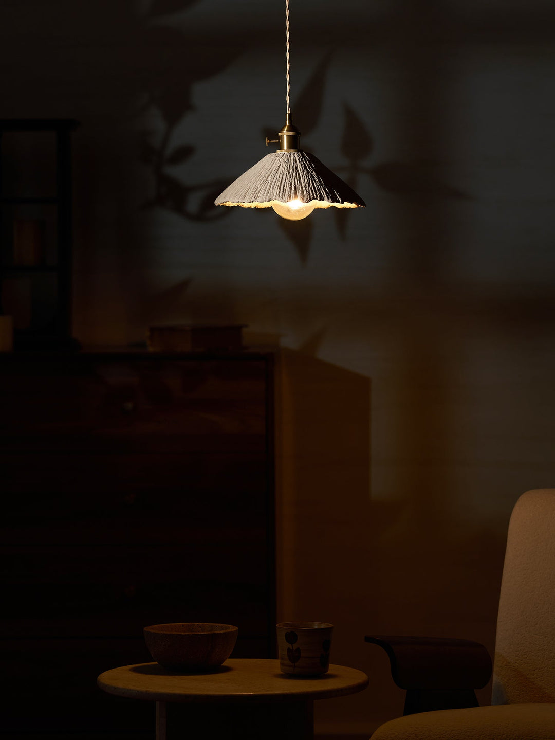 Lampa wisząca z mikrocementu