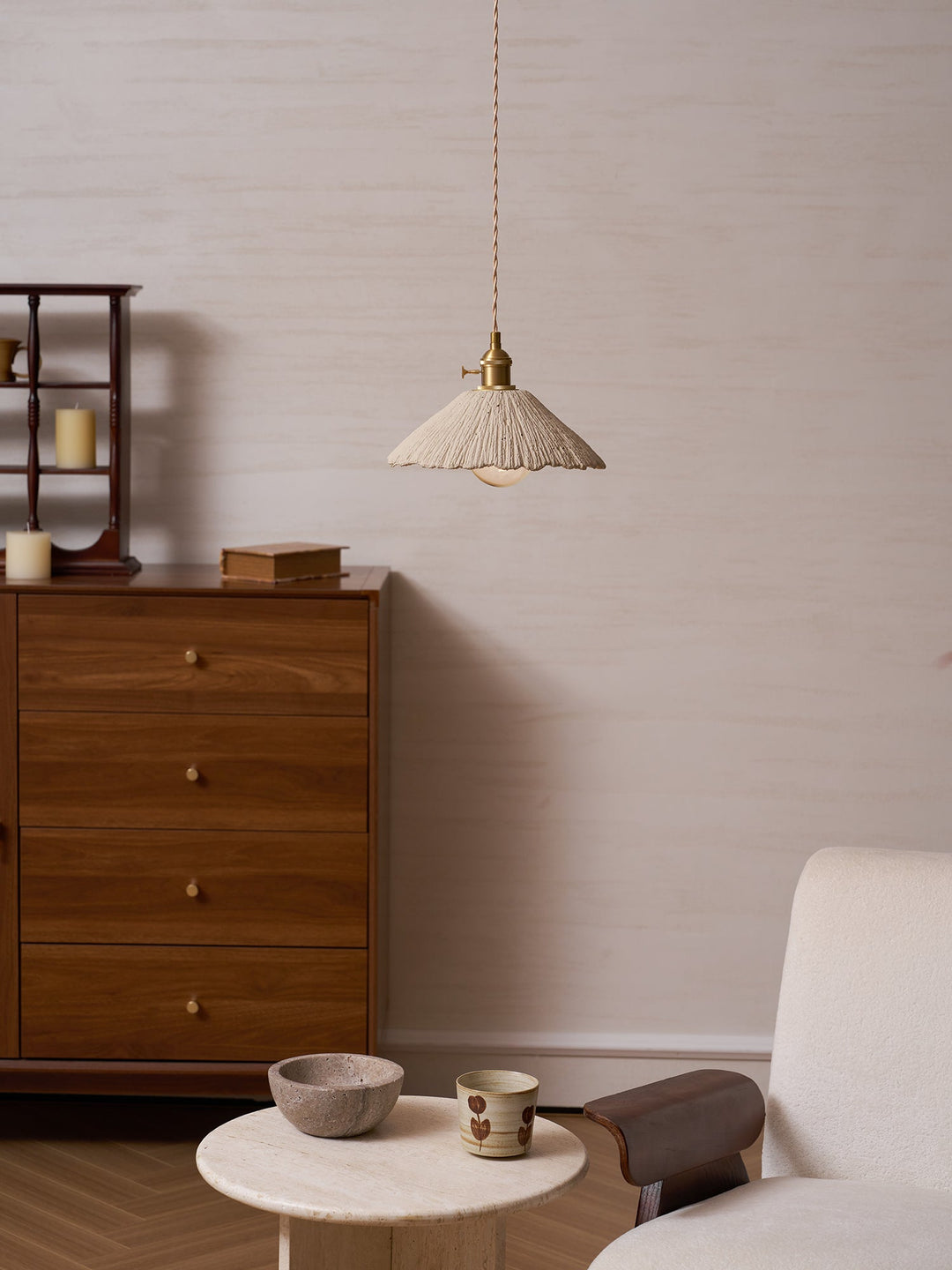 Lampa wisząca z mikrocementu