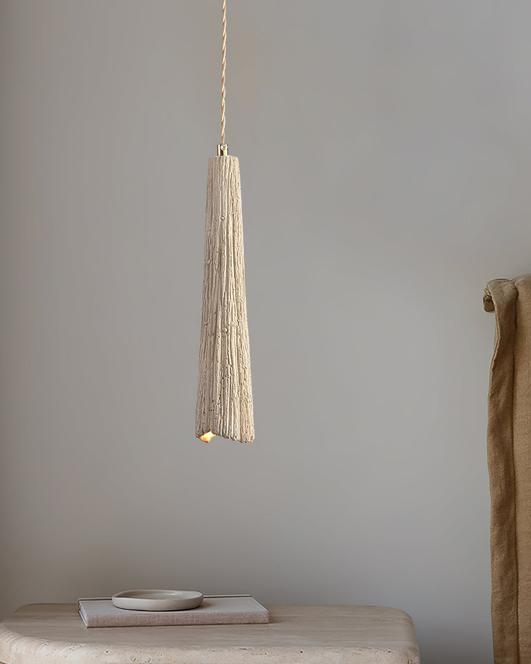 Lampa wisząca z mikrocementu