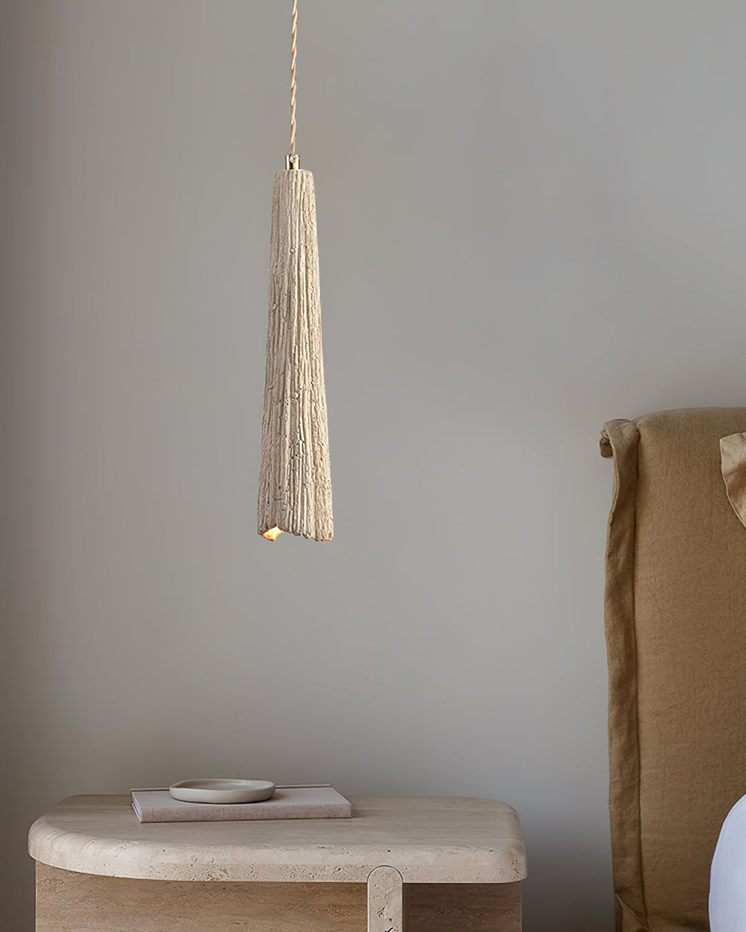 Lampa wisząca z mikrocementu