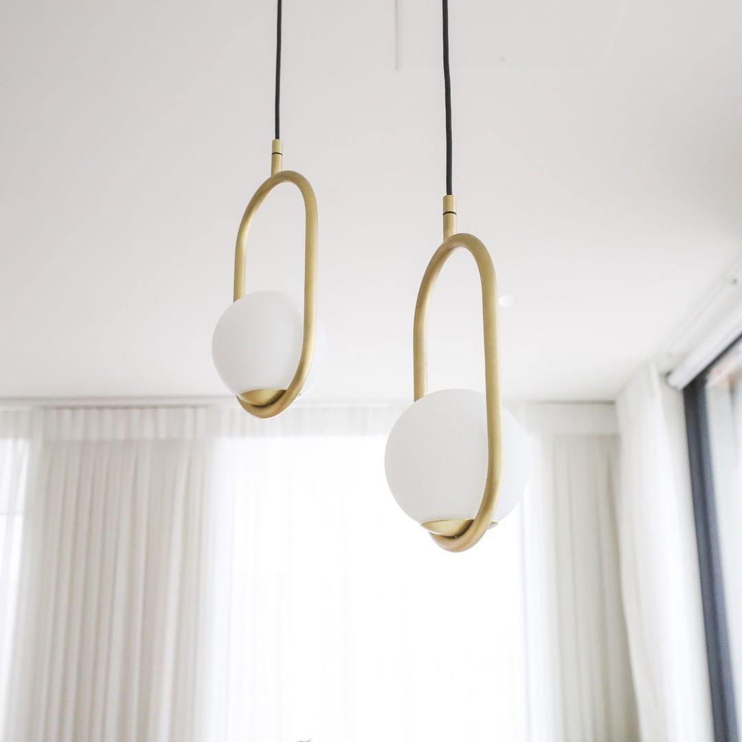 Mosiężna lampa wisząca Loop