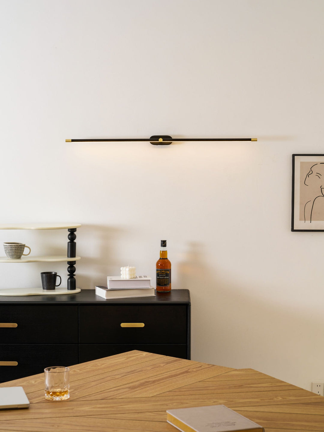 Minimalistyczna Liniowa Lampa Ścienna na Akumulator