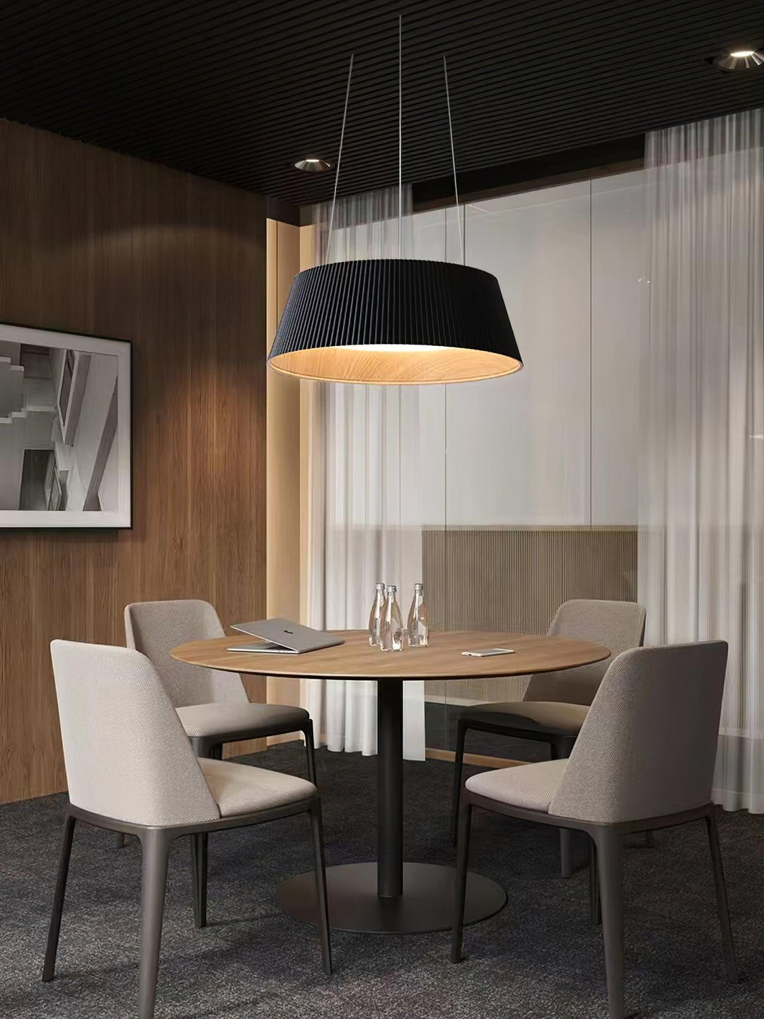 Nowoczesna Lampa Wisząca z Żebrowanym Kloszem