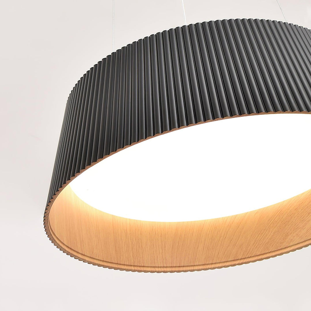 Nowoczesna Lampa Wisząca z Żebrowanym Kloszem