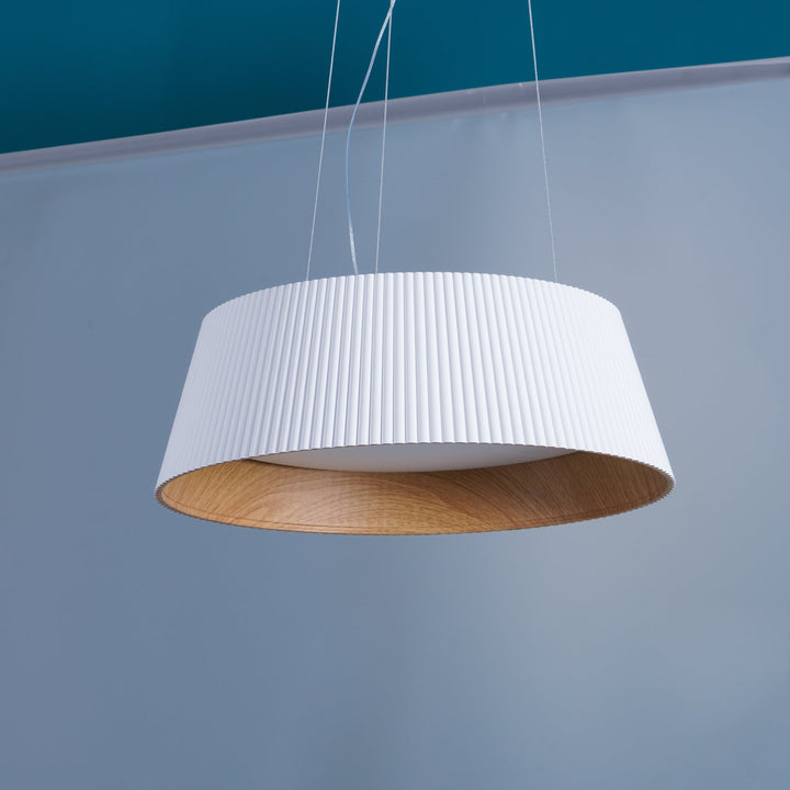 Nowoczesna Lampa Wisząca z Żebrowanym Kloszem