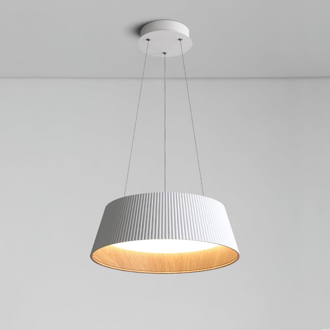Nowoczesna Lampa Wisząca z Żebrowanym Kloszem