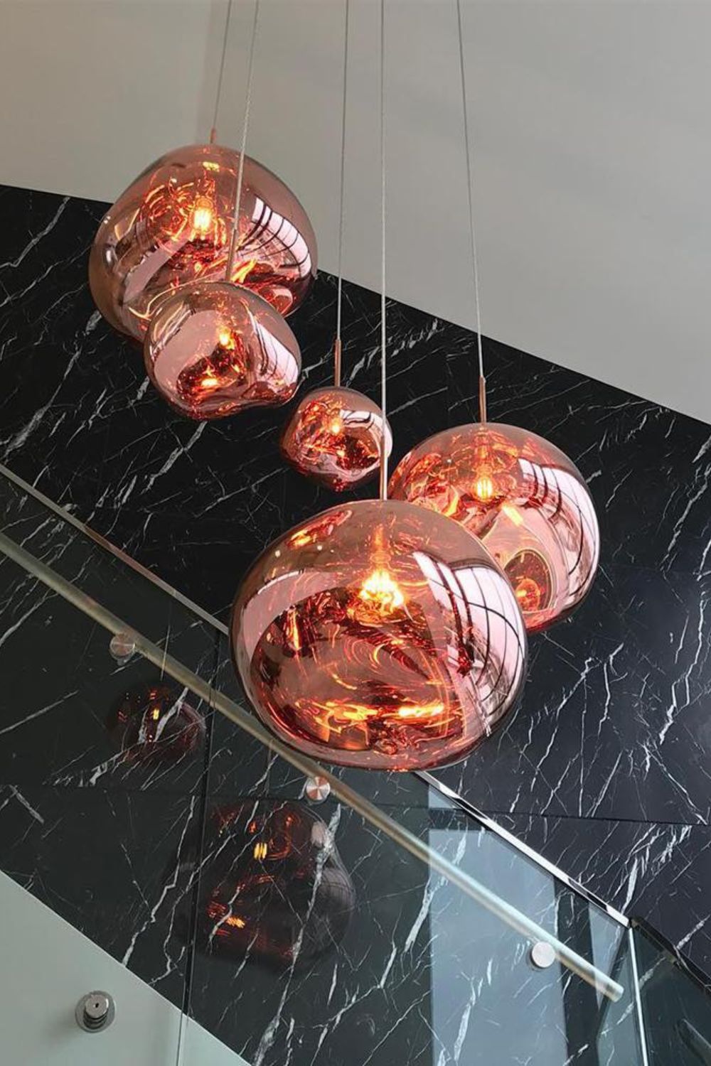 Lampa wisząca Lava z przewodem zawieszanym na haku