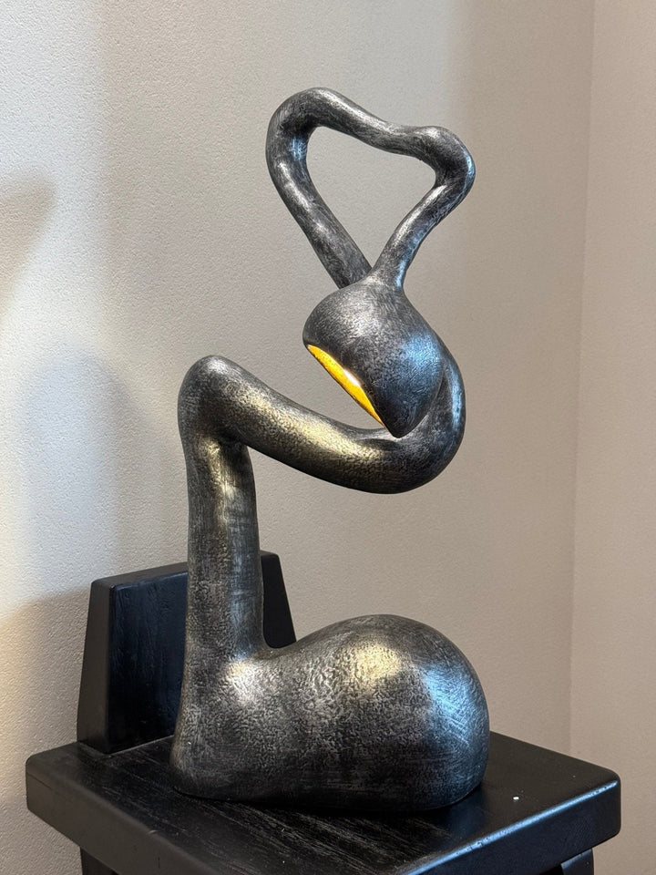 Lampa stołowa rzeźba mirry