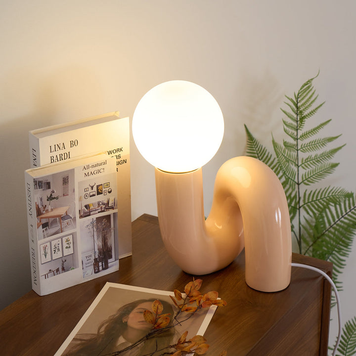 Zabawna Lampa Stołowa w Kształcie N