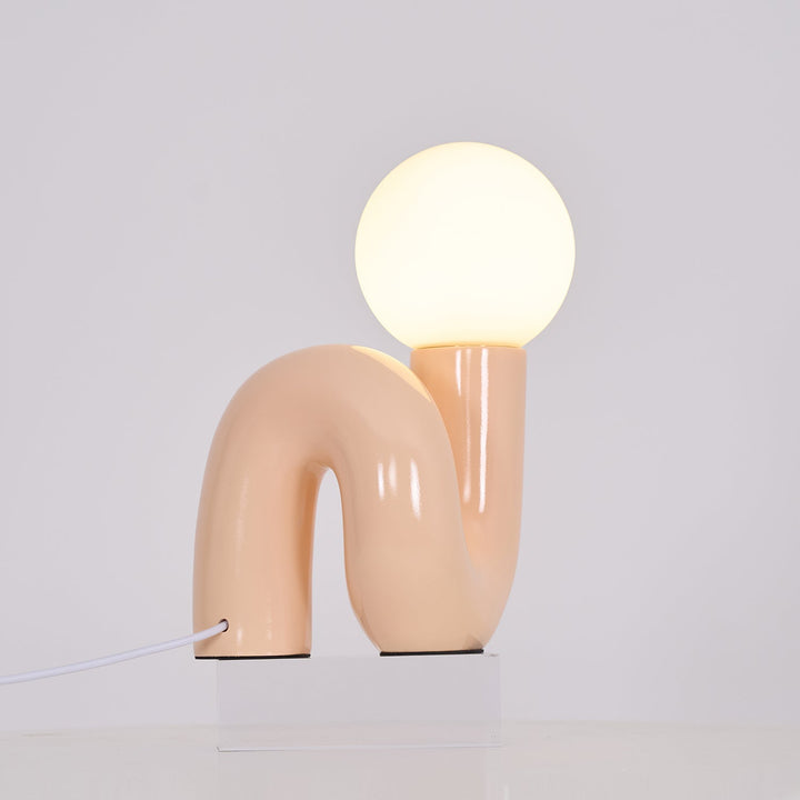 Zabawna Lampa Stołowa w Kształcie N