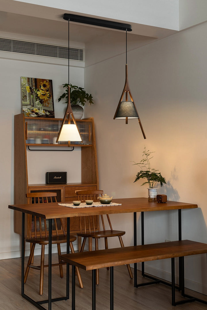 Lampa wisząca Nanzhi z drewna