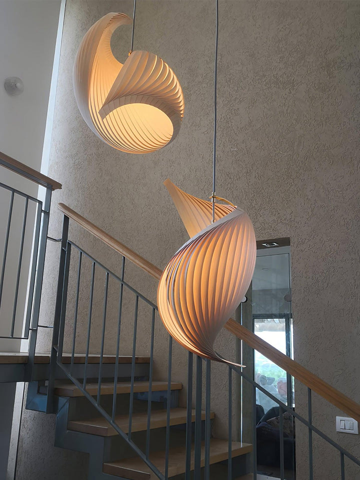 Lampa wisząca z muszli nautilusa