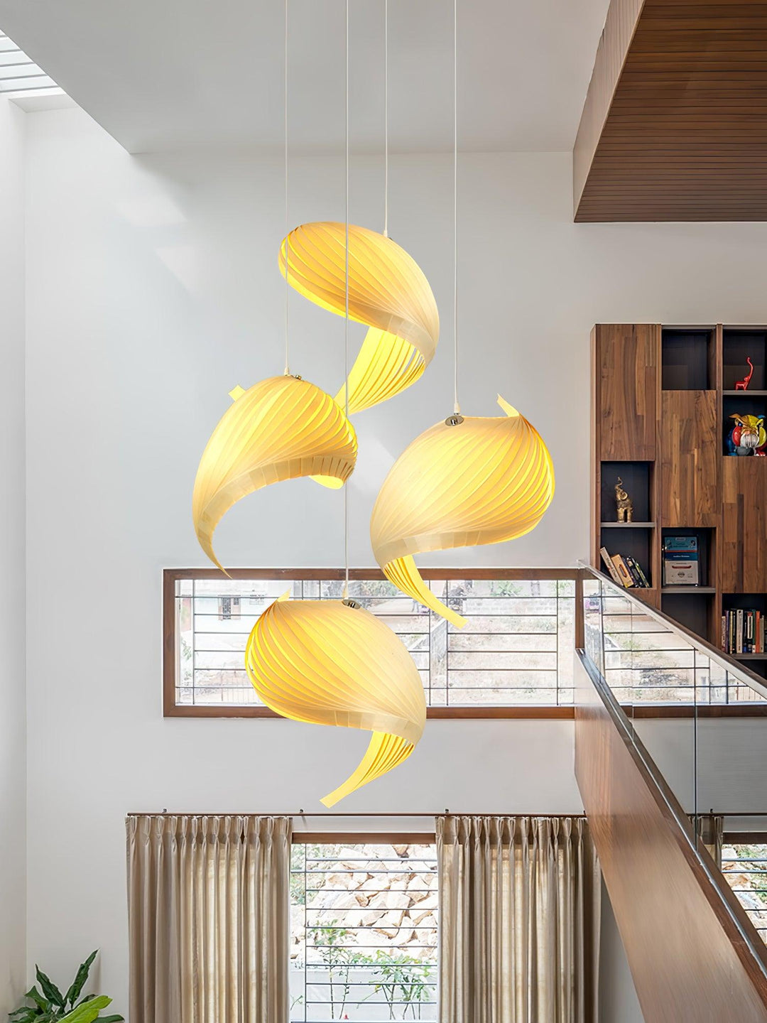 Lampa wisząca z muszli nautilusa