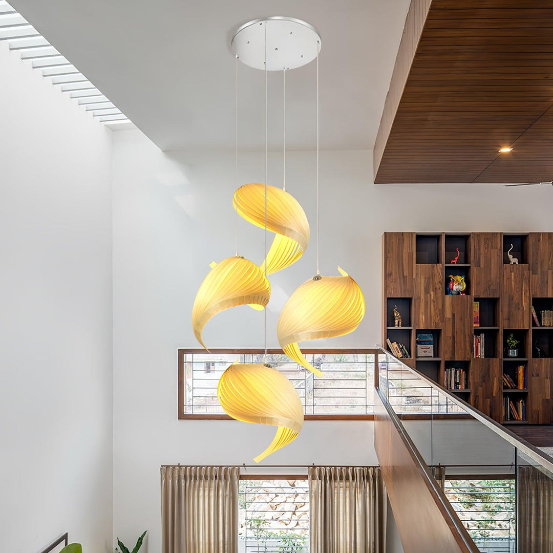 Lampa wisząca z muszli nautilusa