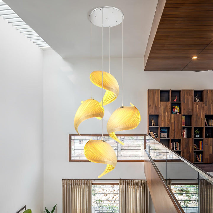 Lampa wisząca z muszli nautilusa