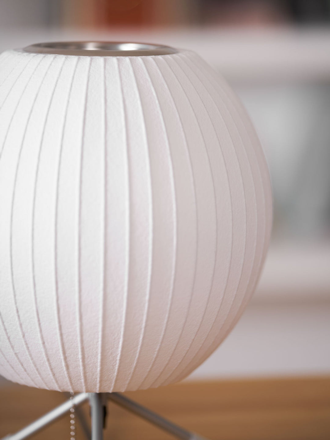 Lampa stołowa z bąbelkami na statywie
