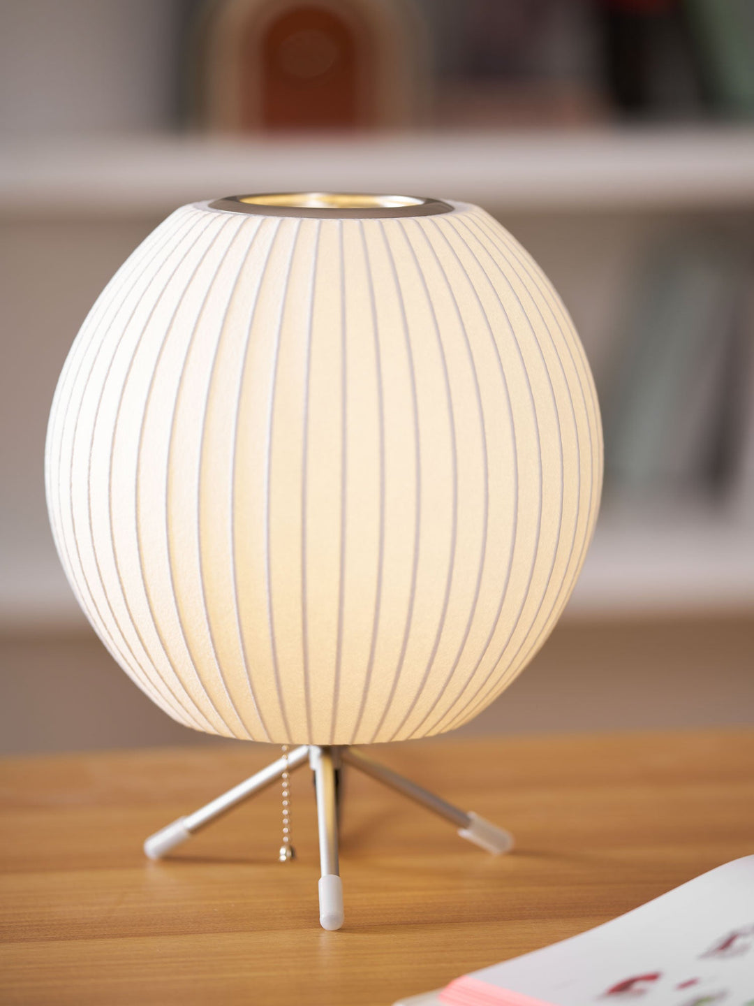 Lampa stołowa z bąbelkami na statywie