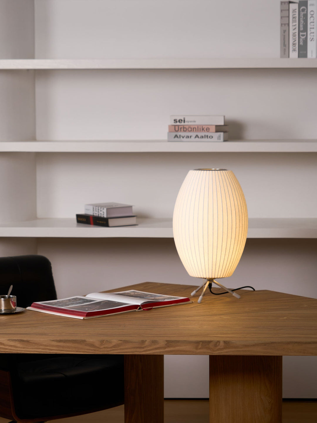 Lampa stołowa z bąbelkami na statywie