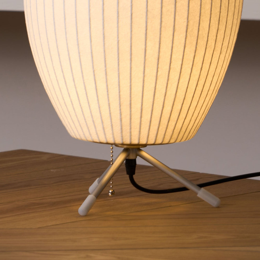 Lampa stołowa z bąbelkami na statywie