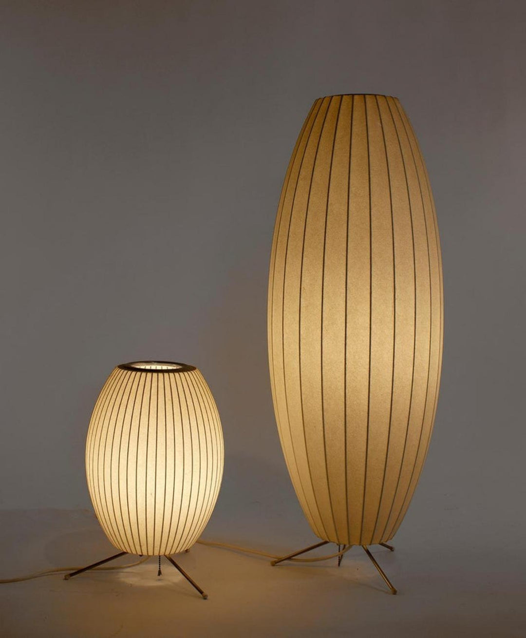 Lampa stołowa z bąbelkami na statywie