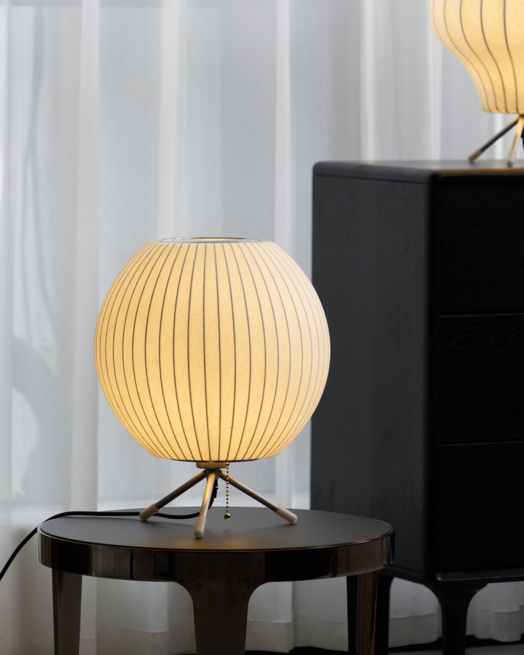 Lampa stołowa z bąbelkami na statywie