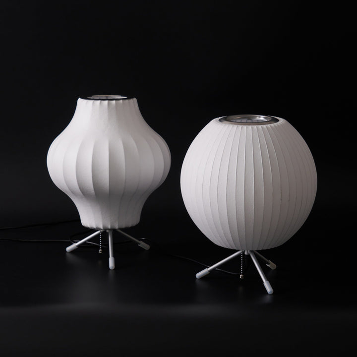Lampa stołowa z bąbelkami na statywie