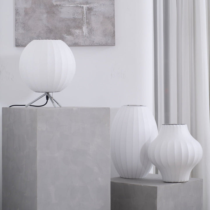 Lampa stołowa z bąbelkami na statywie