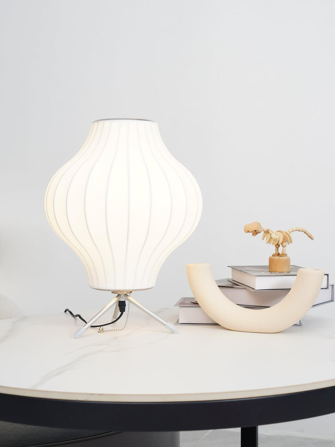 Lampa stołowa z bąbelkami na statywie