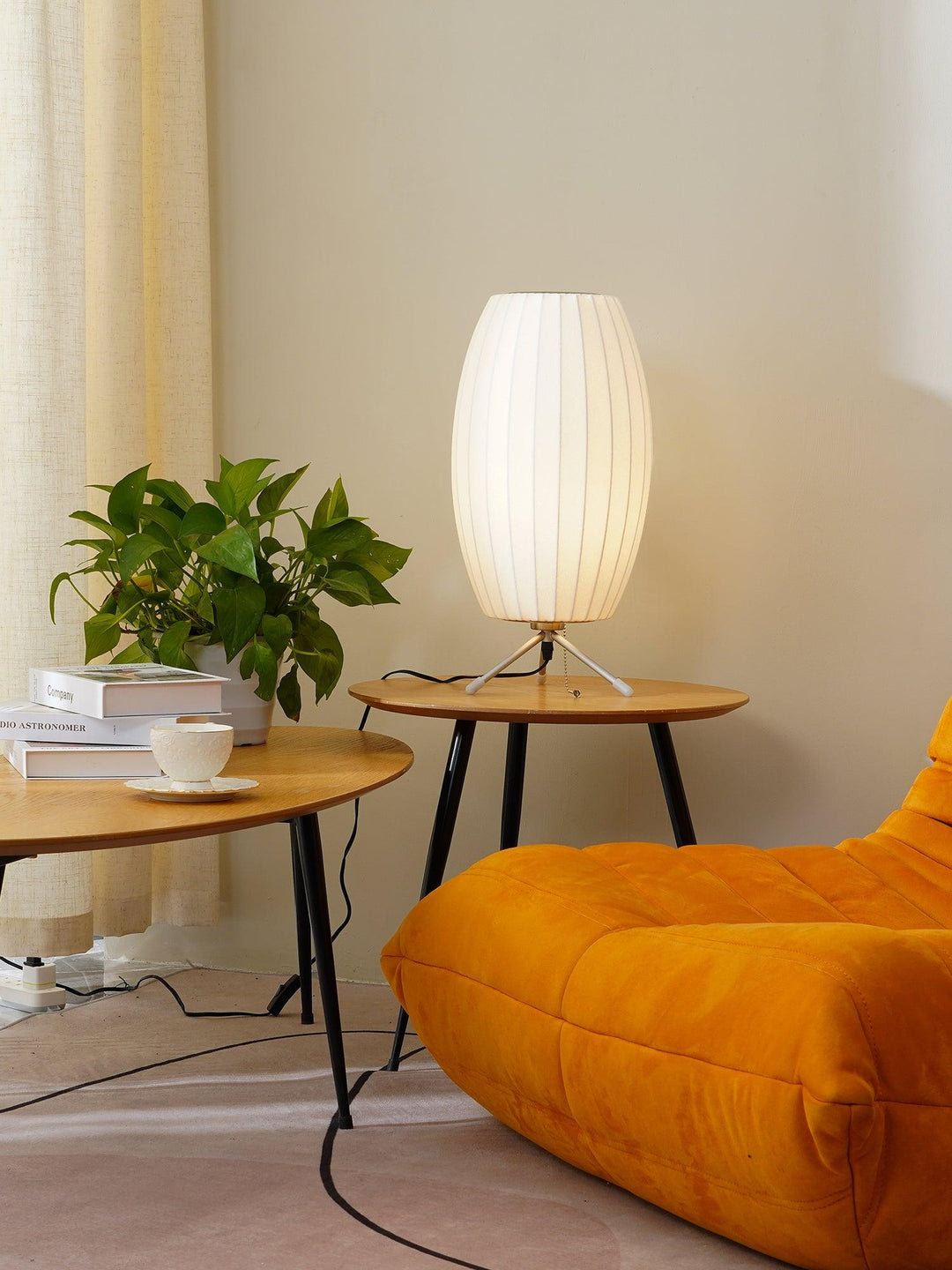 Lampa stołowa z bąbelkami na statywie