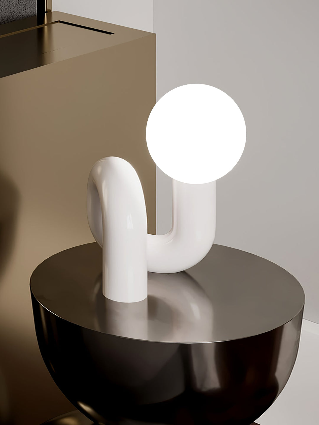 Zabawna Lampa Stołowa w Kształcie N