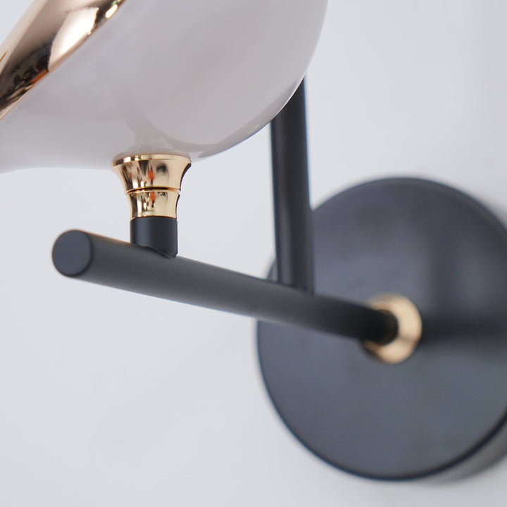 Lampa ścienna Nomi z wtyczką