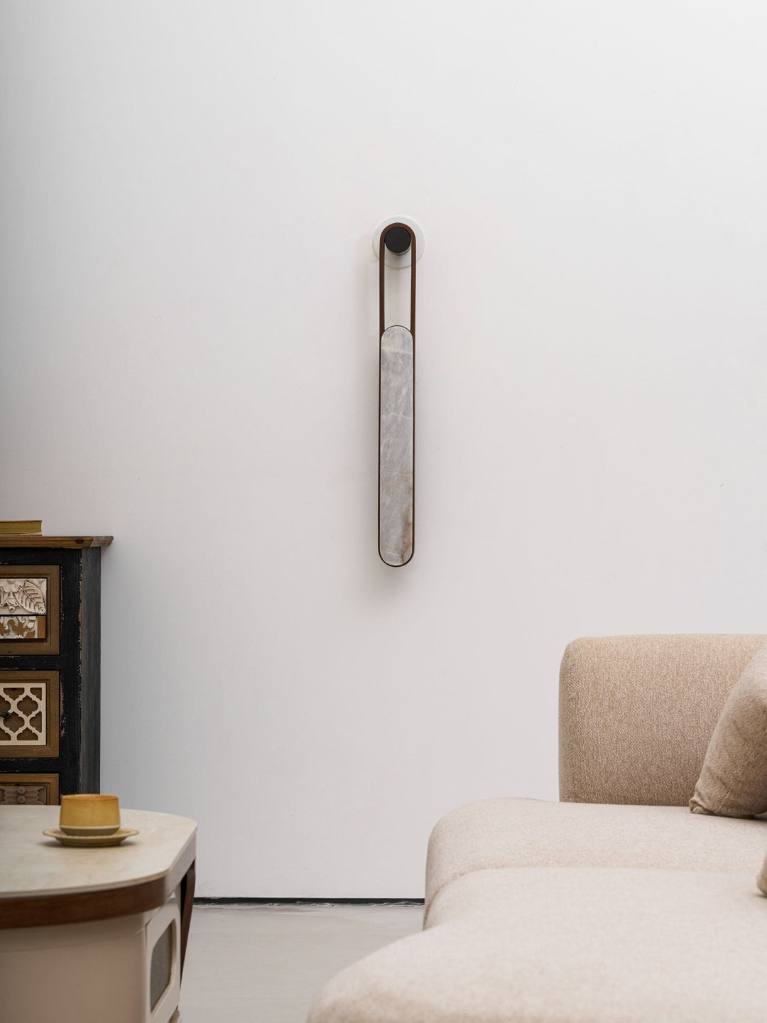 Lampa ścienna Norix z alabastrową ramą