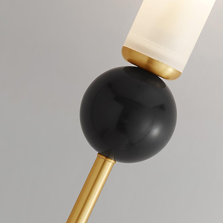 Lampa ścienna w pionie z marmuru