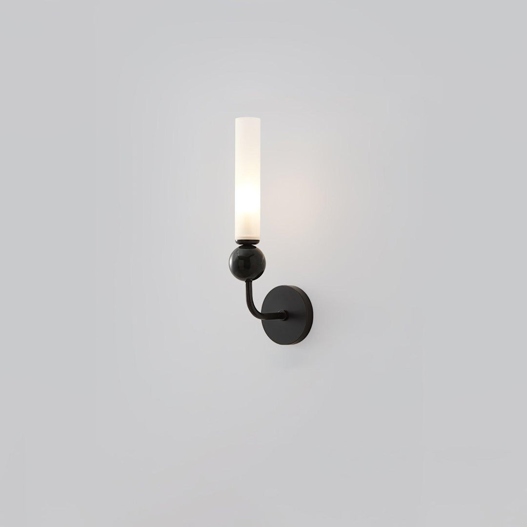 Lampa ścienna w pionie z marmuru