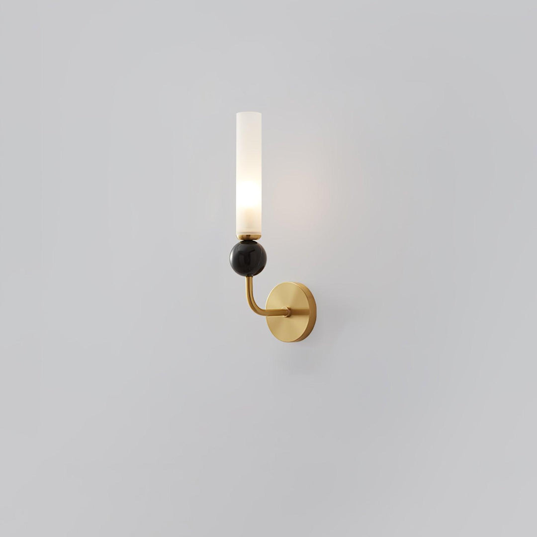 Lampa ścienna w pionie z marmuru