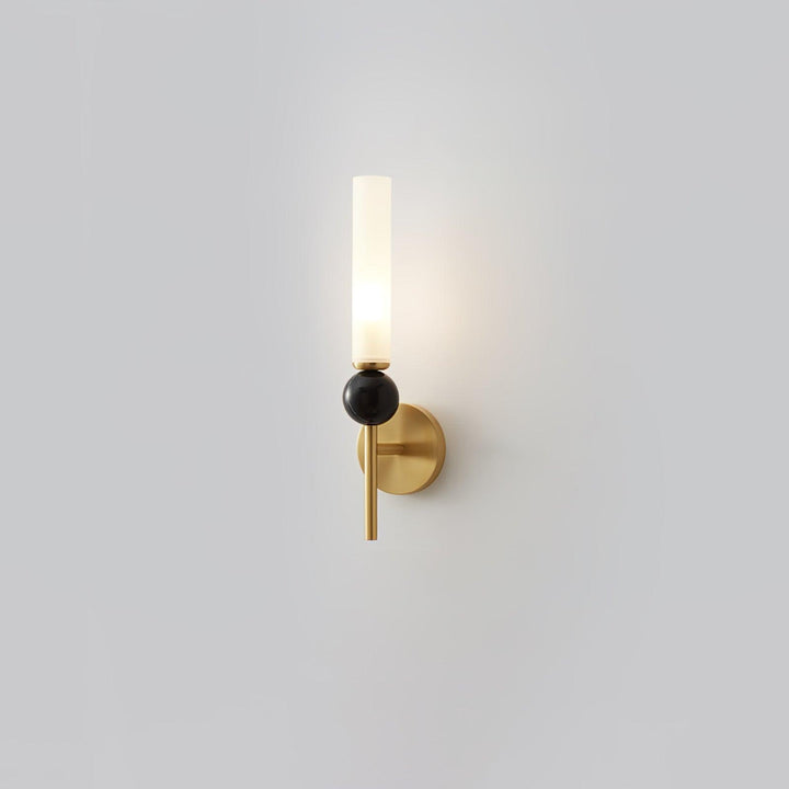 Lampa ścienna w pionie z marmuru