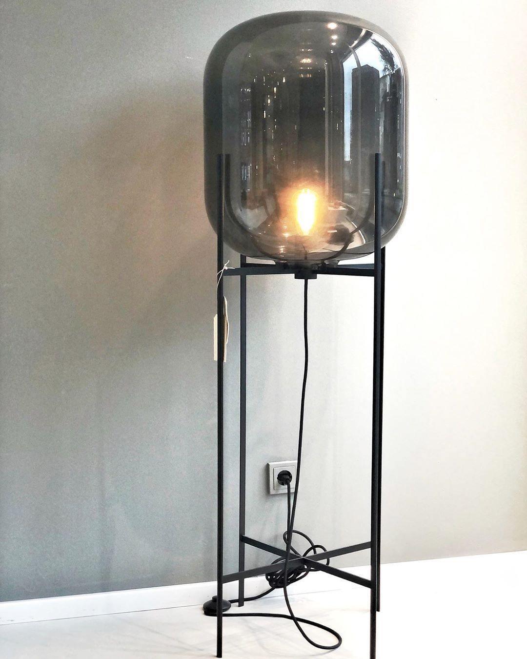 Lampa podłogowa Oda