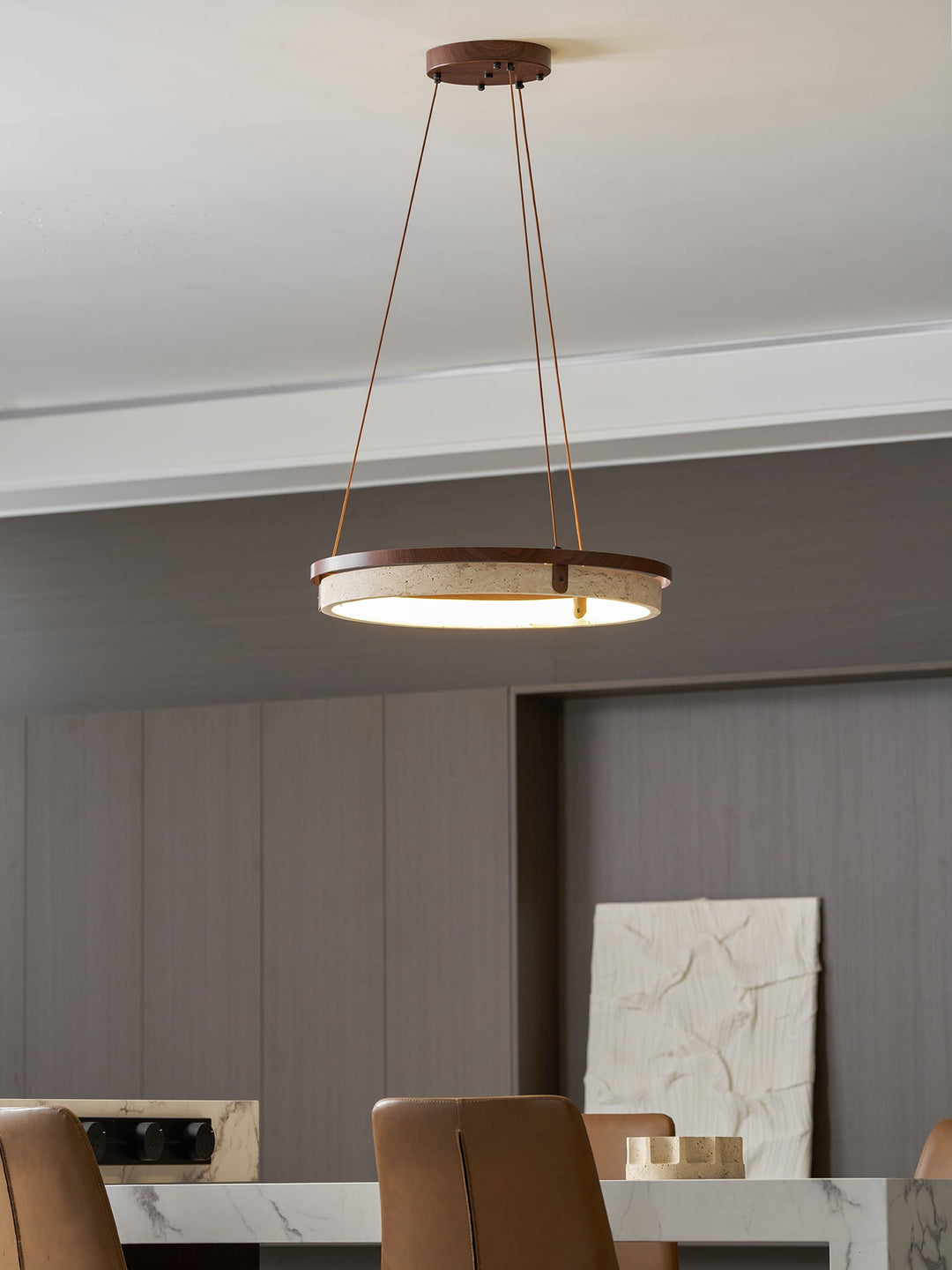 Lampa wisząca Orbit z Travertynu