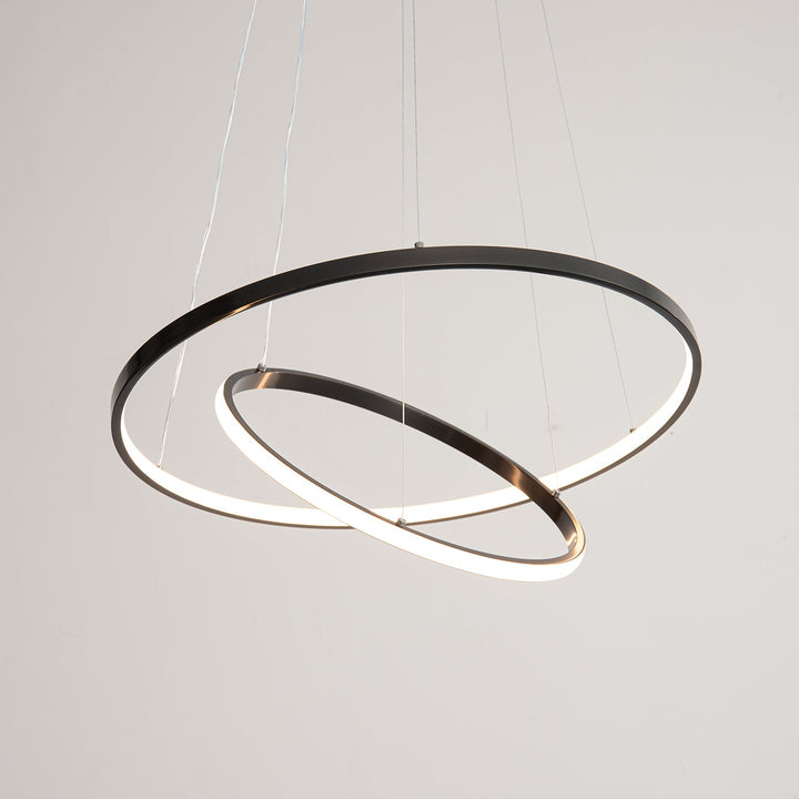 Żyrandol z pierścieniami Orrery