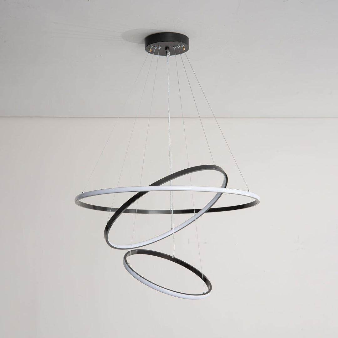 Żyrandol z pierścieniami Orrery