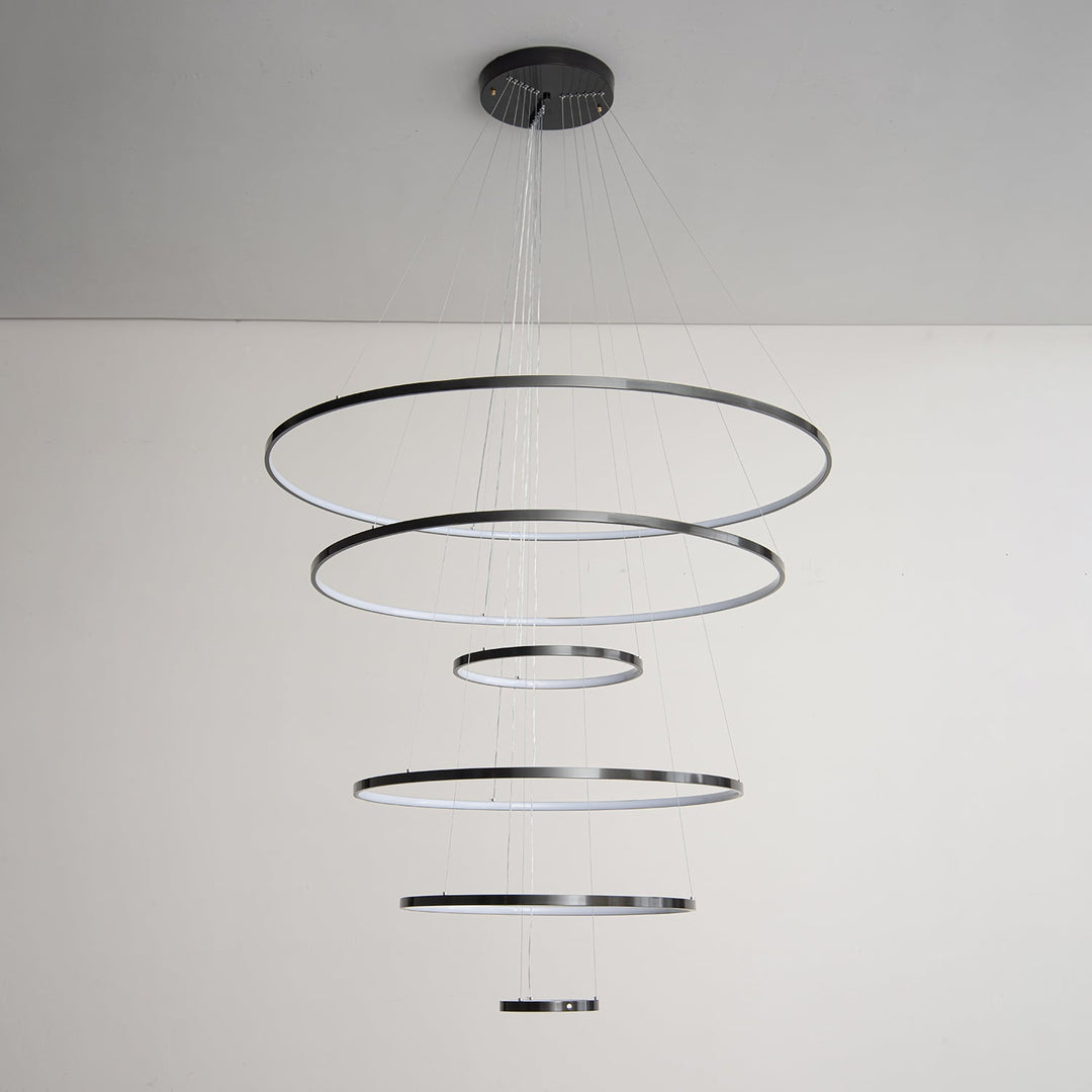 Żyrandol z pierścieniami Orrery