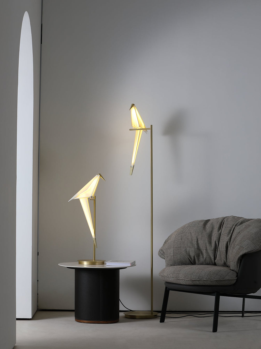 Lampa Podłogowa w Kształcie Żurawia Papierowego