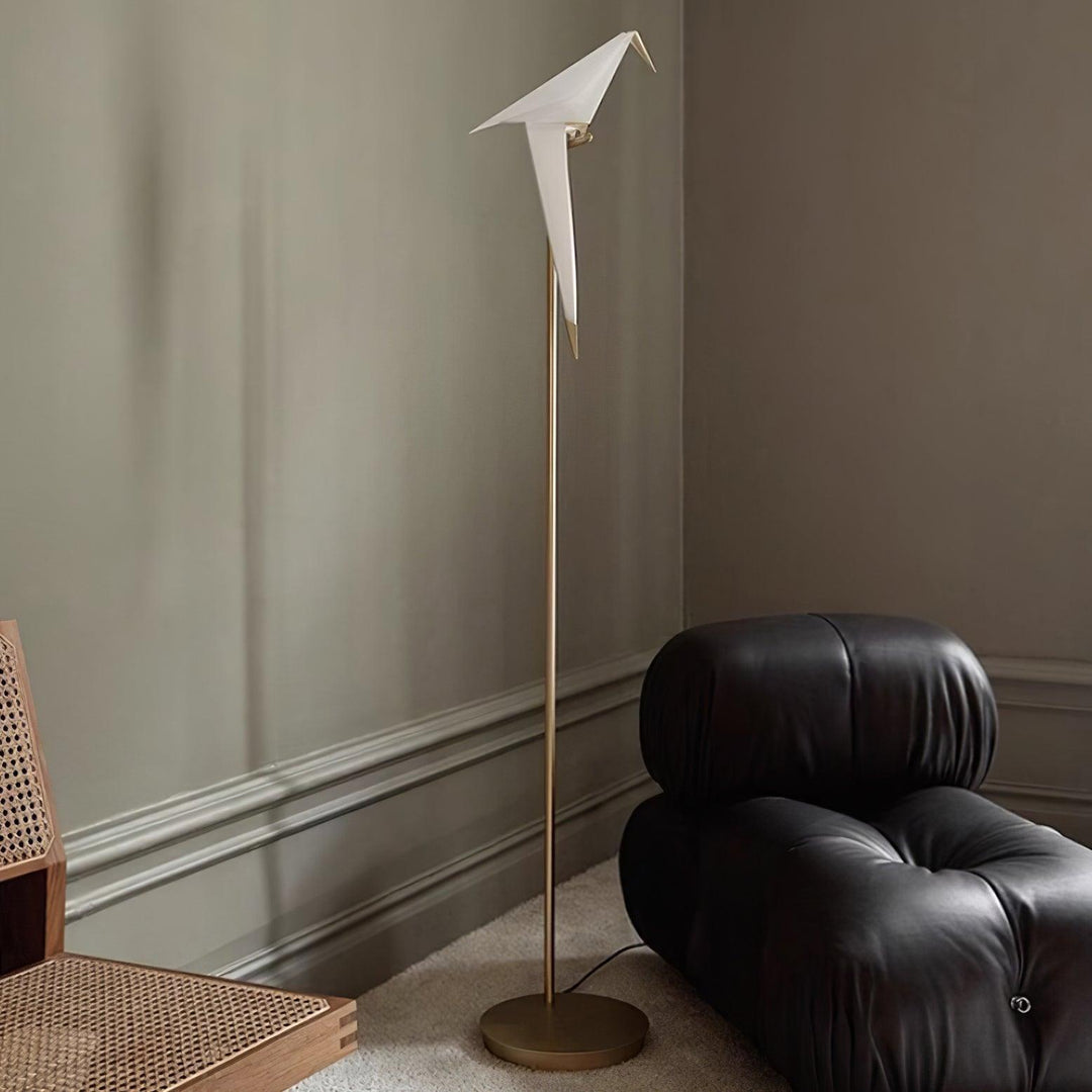 Lampa Podłogowa w Kształcie Żurawia Papierowego
