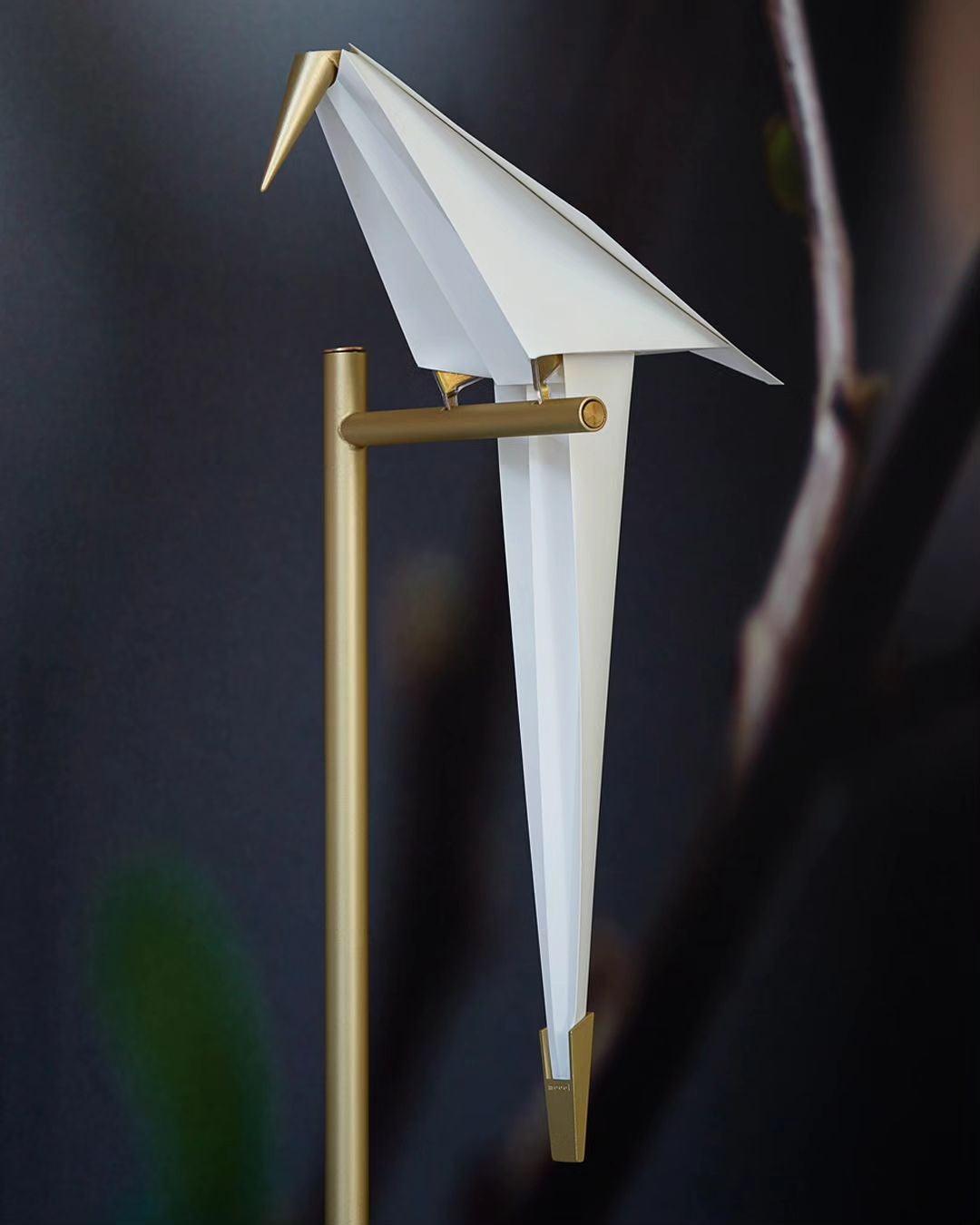 Lampa Podłogowa w Kształcie Żurawia Papierowego
