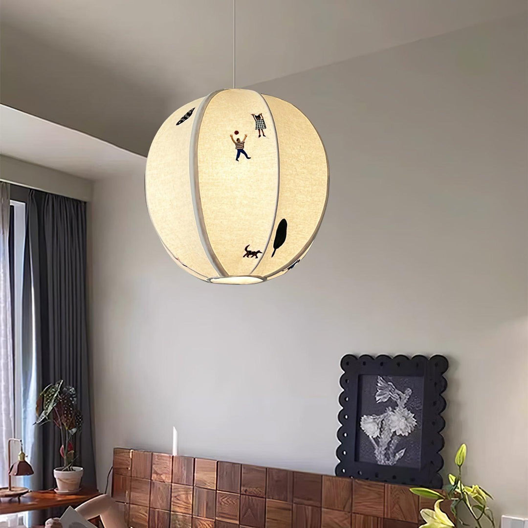 Lampa wisząca z haftowanym tekstylnym kloszem Park