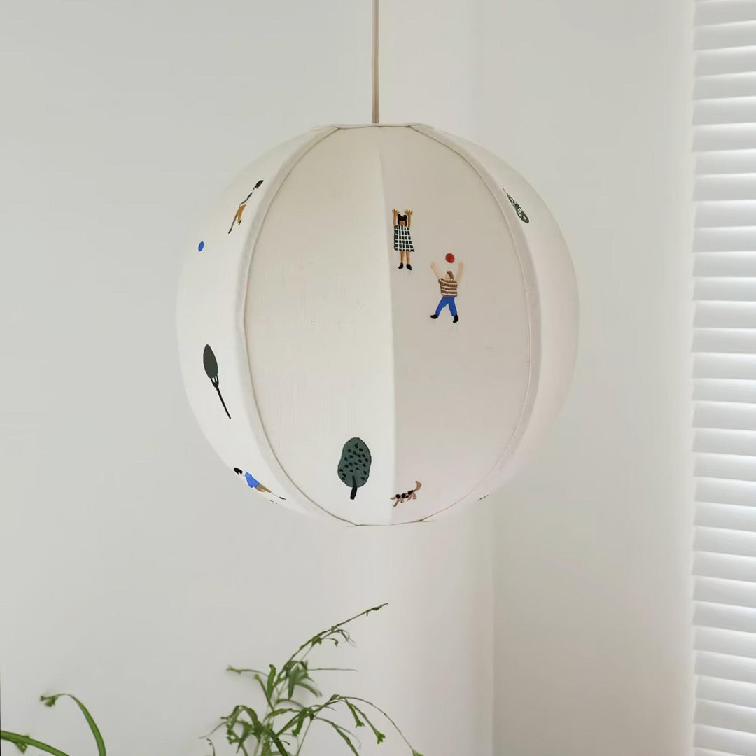 Lampa wisząca z haftowanym tekstylnym kloszem Park