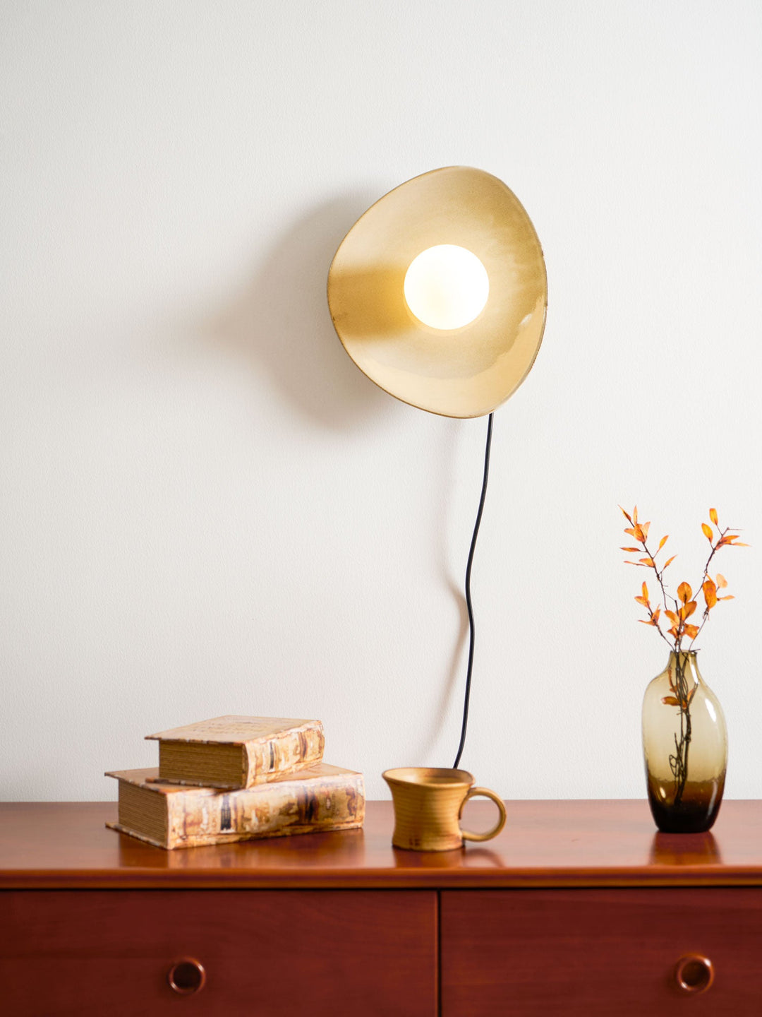 Lampa Ścienna Pebble Disc z wtyczką