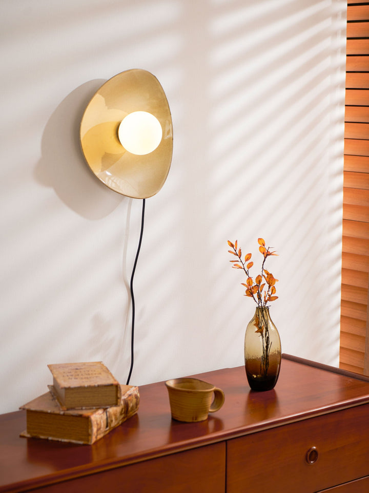 Lampa Ścienna Pebble Disc z wtyczką
