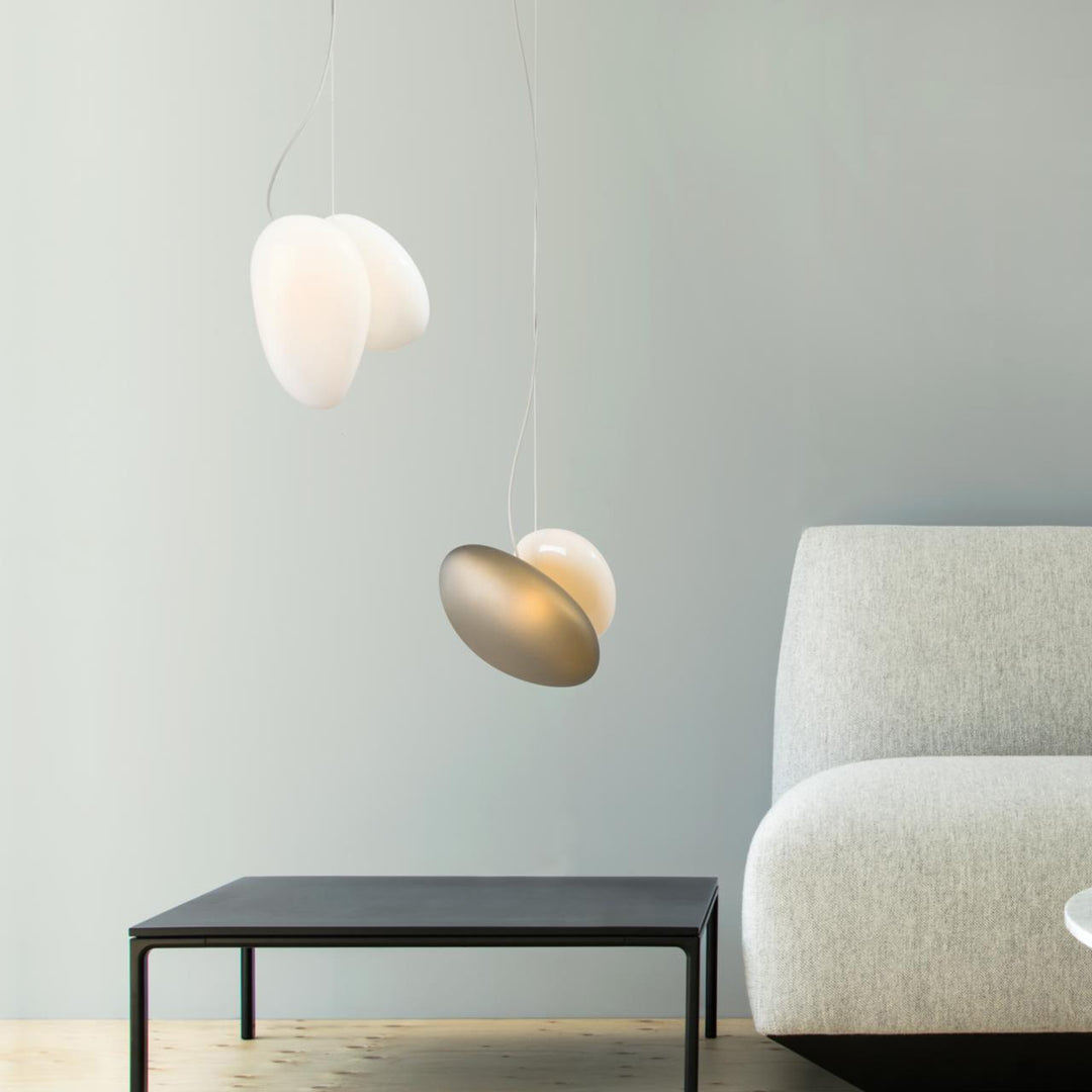 Lampa wisząca z matowego szkła
