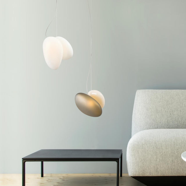 Lampa wisząca z matowego szkła